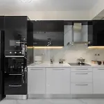 Black Diamond Daire *